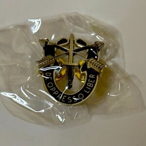 US Army Special Forces Hat Pin Reproduction.